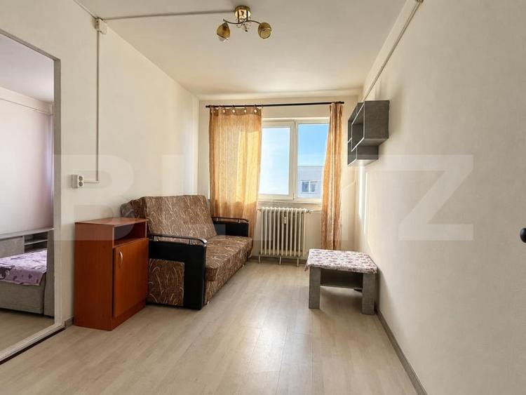 Apartament cu 2 camere semidecomandat, mobilat în Tractorul