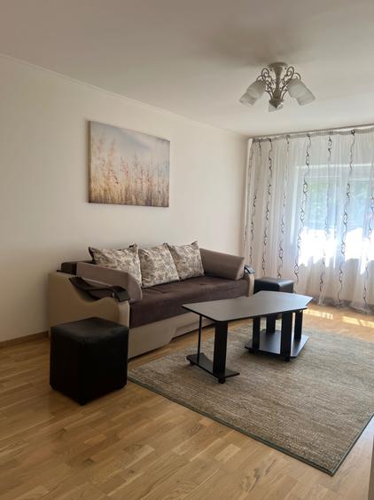 Apartament cu 3 camere decomandat în Exterior Vest