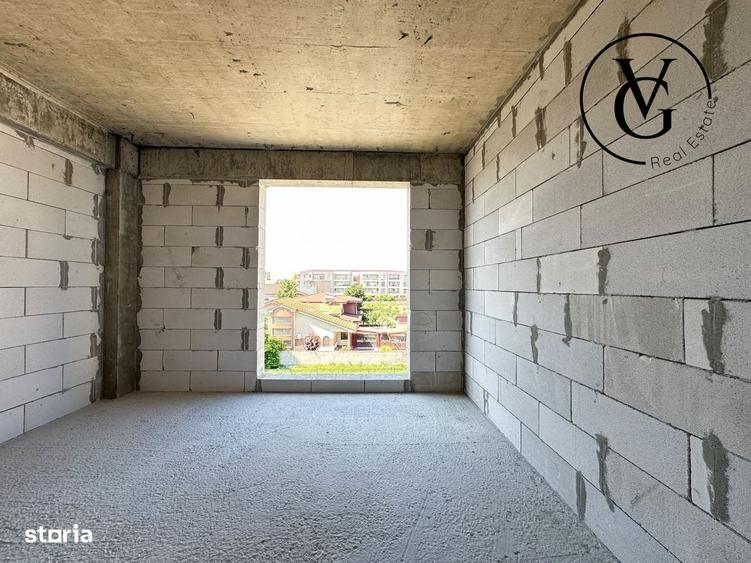 Apartament cu 3 camere decomandat în Palazu Mare