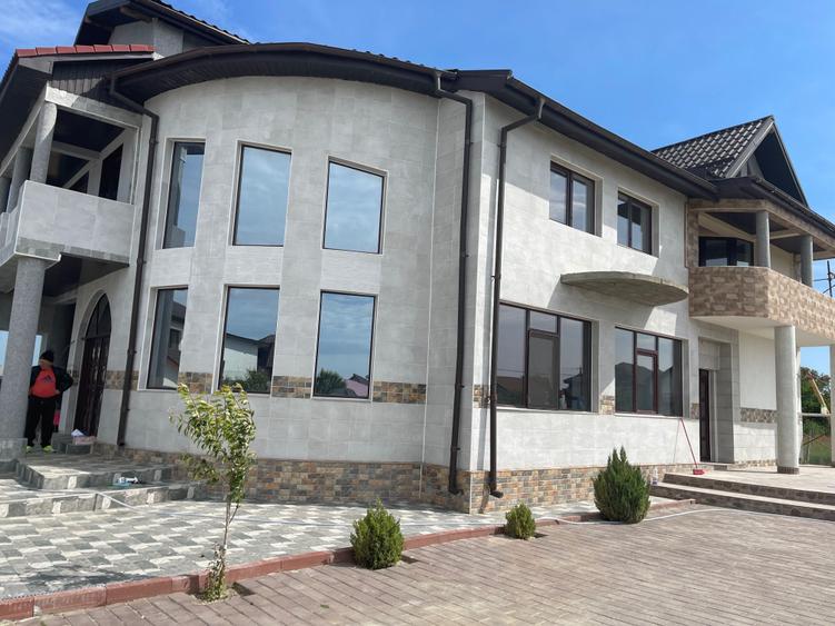 Casă cu 4 camere cu Teren 1000 Mp în Central