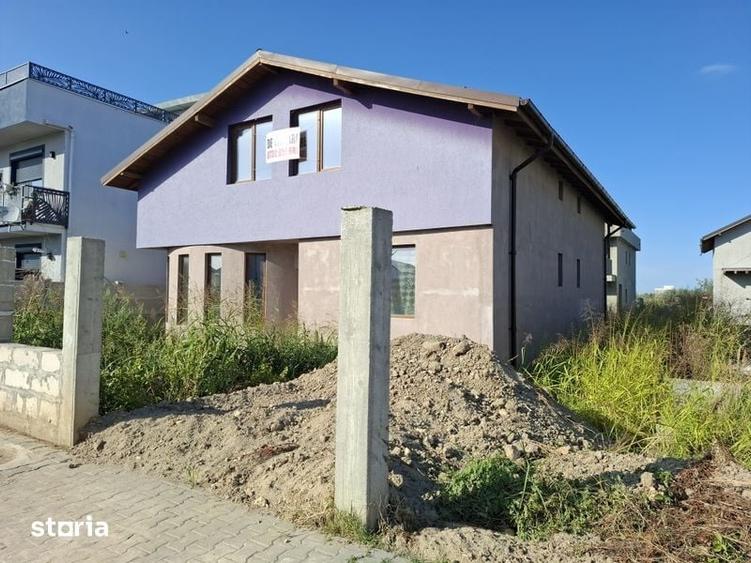 Casă cu 4 camere cu Teren 280 Mp în Central