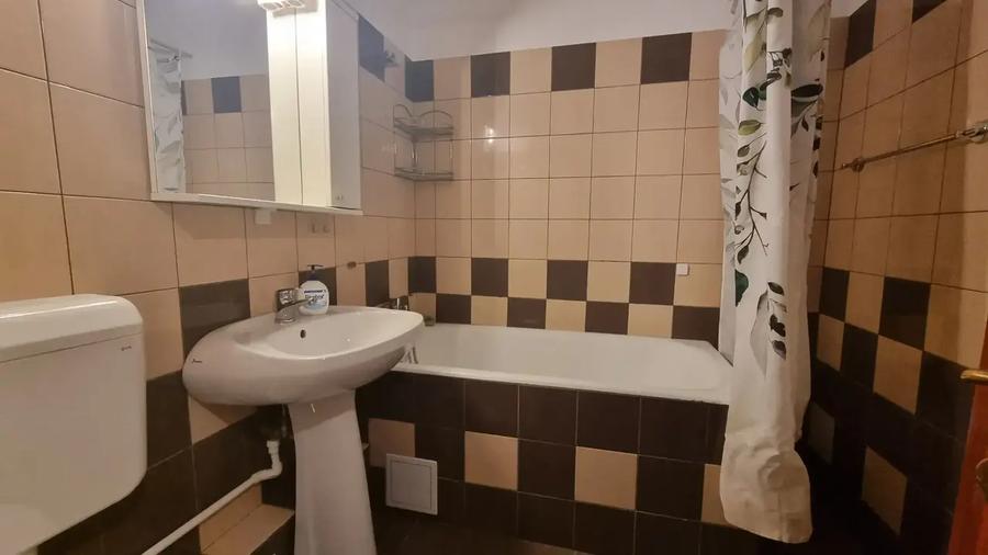 Apartament cu 3 camere decomandat, mobilat în Eroii Revoluției