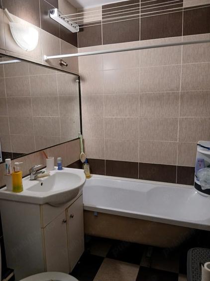 Apartament cu 2 camere semidecomandat în Progresul