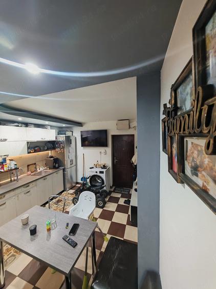 Apartament cu 3 camere decomandat în Berceni