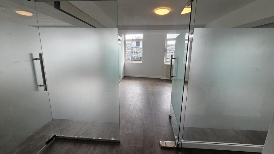 Apartament cu 4 camere decomandat în Decebal