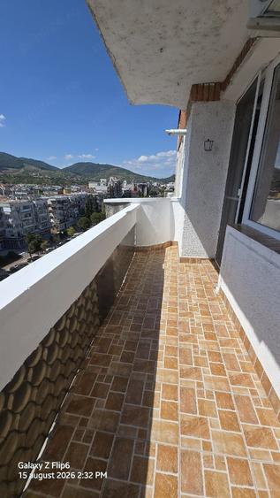Apartament cu 2 camere decomandat în 22 Decembrie
