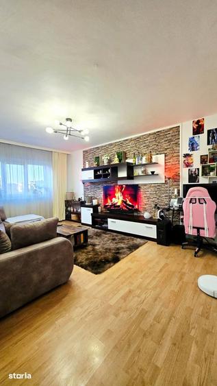 Apartament cu 3 camere decomandat în Alfa