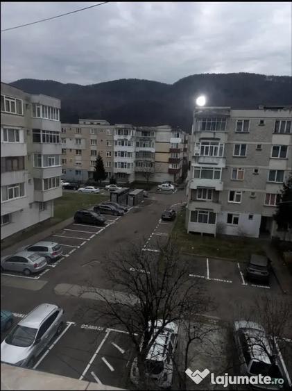 Garsonieră decomandată în Precista