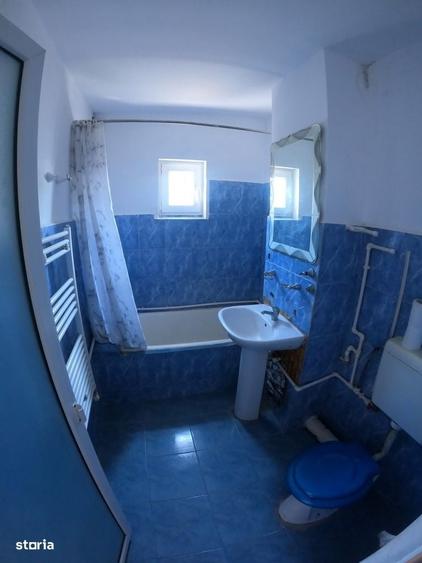 Apartament cu 3 camere semidecomandat în Tineretului