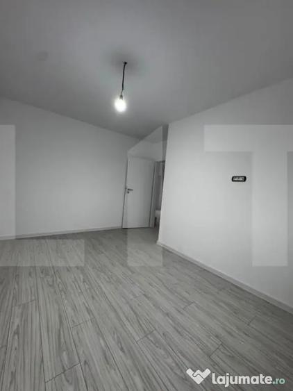 Casă cu 4 camere cu Teren 650 Mp în Peciu Nou