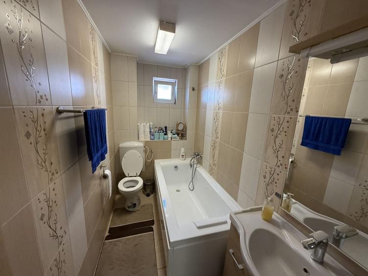 Apartament cu 2 camere decomandat, mobilat în Kamsas