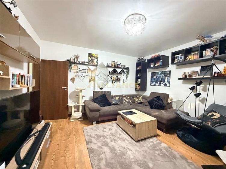 Apartament cu 3 camere decomandat, mobilat în Berceni