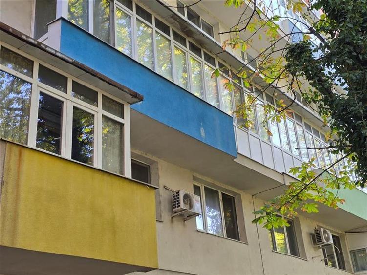 Apartament cu 2 camere semidecomandat în 1 Mai