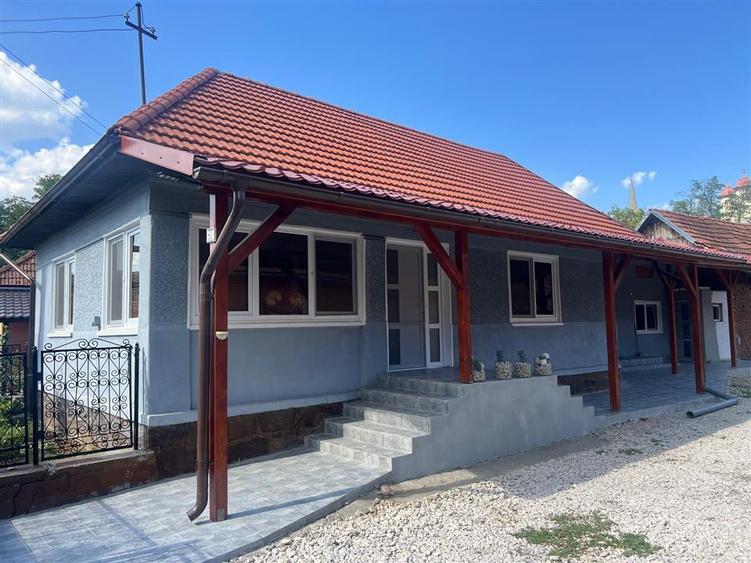 Casă cu 3 camere cu Teren 2019 Mp în Birtin