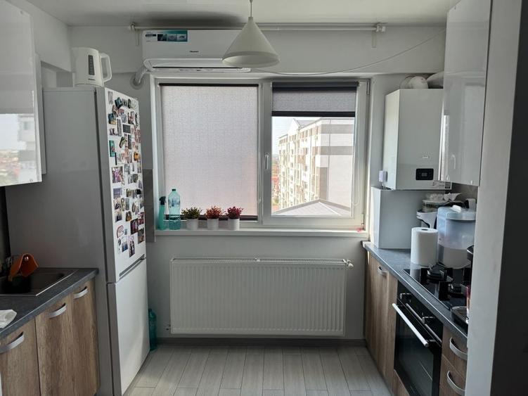 Apartament cu 2 camere decomandat în Roșu
