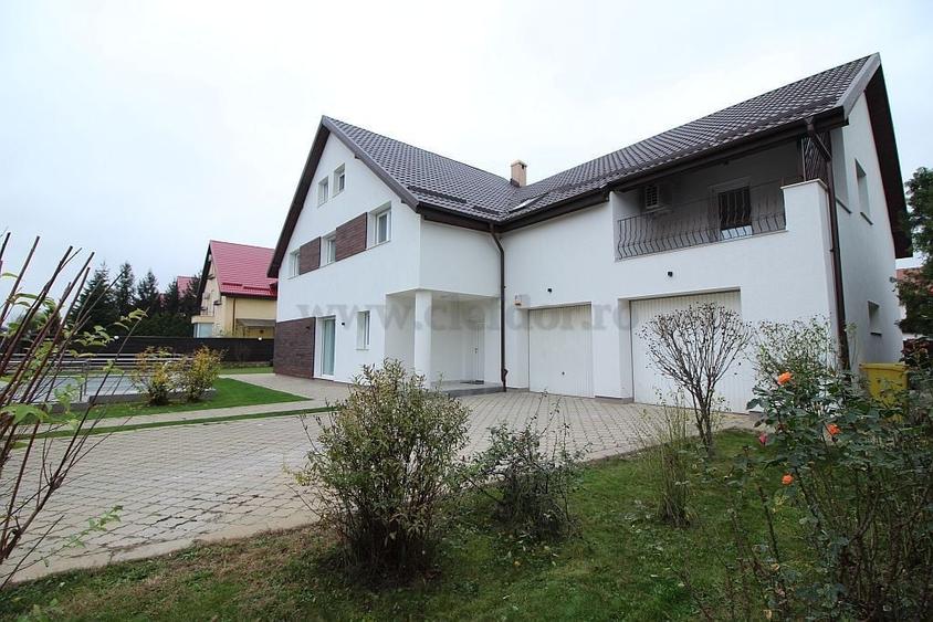 Casă individuală cu 7 camere cu Piscina în Iancu Nicolae