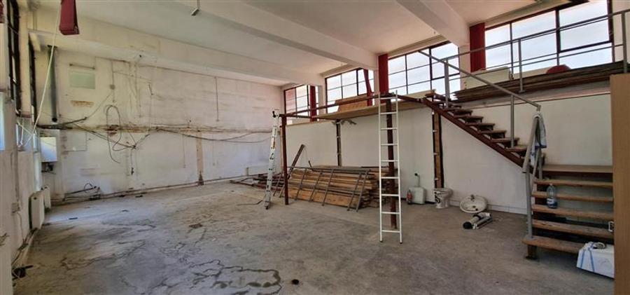 Spațiu comercial, de 250 mp, în Govândari