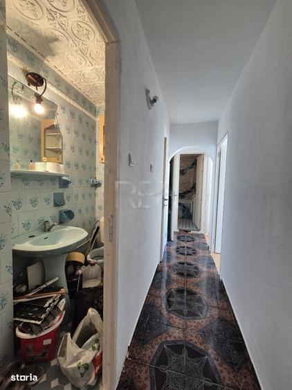Apartament cu 3 camere decomandat în Basarabia