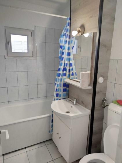 Apartament cu 2 camere decomandat în Calea București