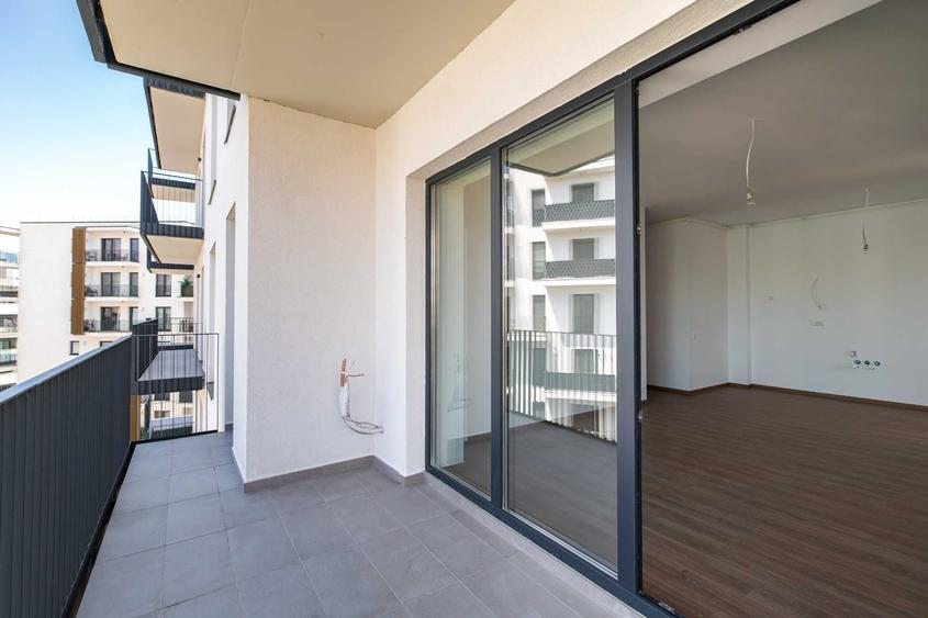 Apartament cu 3 camere decomandat în Costin Georgian