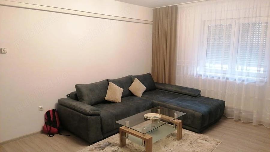 Apartament cu 3 camere semidecomandat în Central