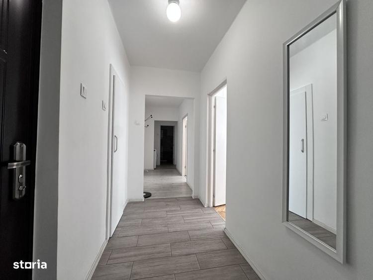 Apartament cu 3 camere decomandat în Horea