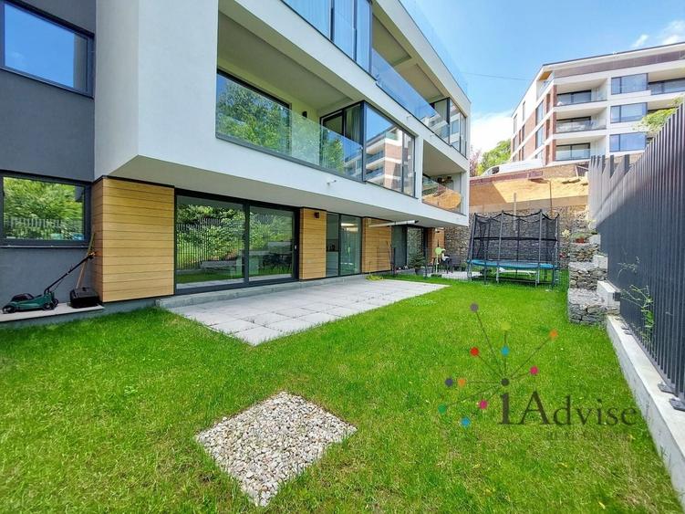 Apartament cu 3 camere decomandat, mobilat în Drumul Poienii