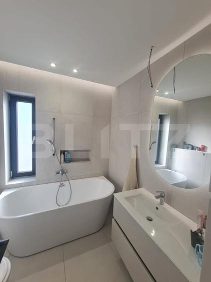 Casă individuală cu 5 camere cu Canalizare în Florești