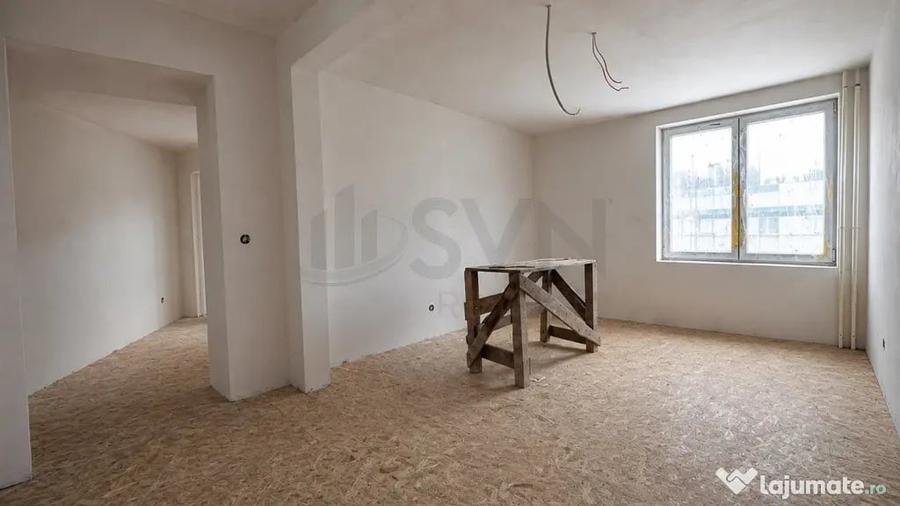 Apartament cu 3 camere semidecomandat în Universitate