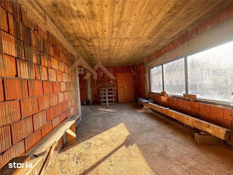 Casă cu 4 camere cu Teren 274 Mp în Valea Borcutului
