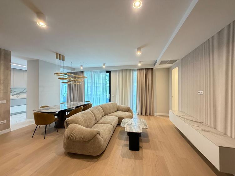 Apartament cu 4 camere decomandat în Aviatorilor