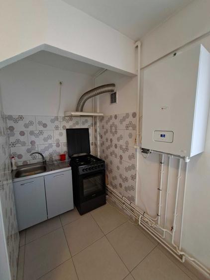 Apartament cu 3 camere decomandat în Exterior Vest