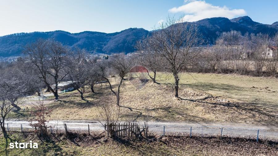 Teren de 1260 mp, în Bran