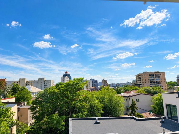 Apartament cu 3 camere decomandat în Eminescu