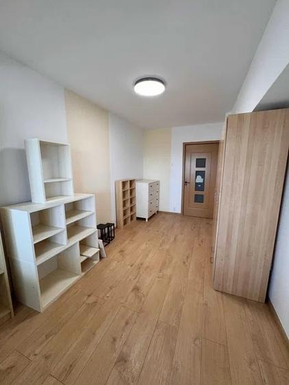Apartament cu 3 camere semidecomandat, mobilat în Kiseleff