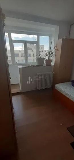 Apartament cu 4 camere semidecomandat, mobilat în Drumul Taberei
