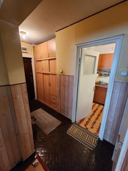 Apartament cu 3 camere decomandat în Tineretului