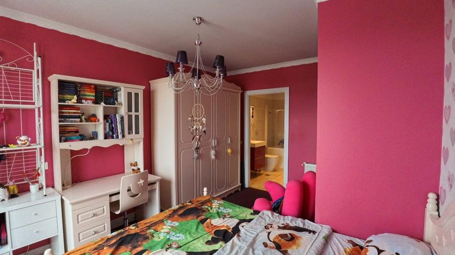 Apartament cu 5 camere decomandat, mobilat în Pantelimon