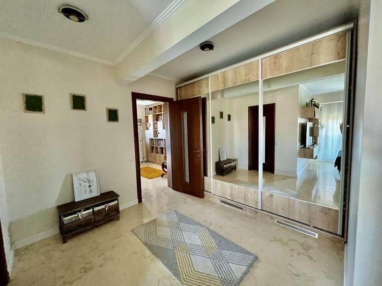 Apartament cu 4 camere decomandat în Păcurari