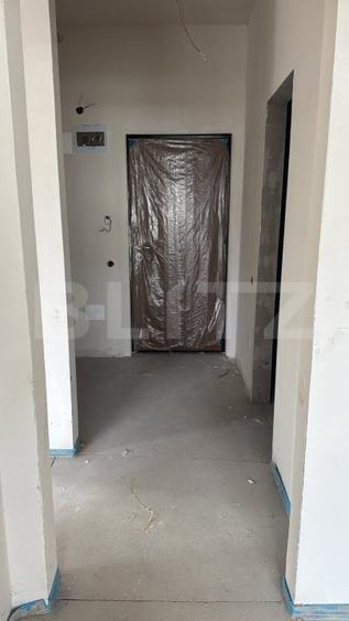 Apartament cu 3 camere semidecomandat în Florești