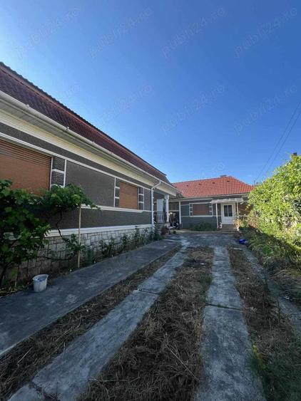 Casă cu 3 camere în Aleșd