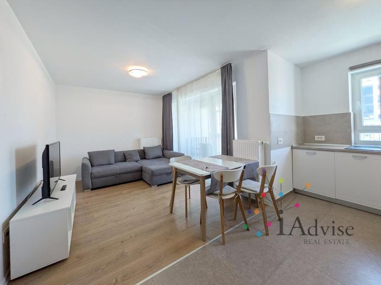 Apartament cu 2 camere decomandat în Tractorul