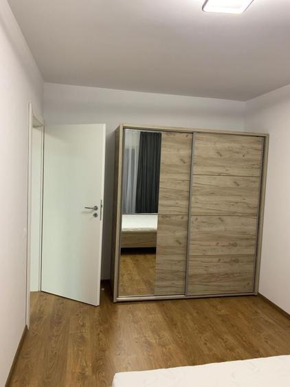 Apartament cu 2 camere semidecomandat în Florești