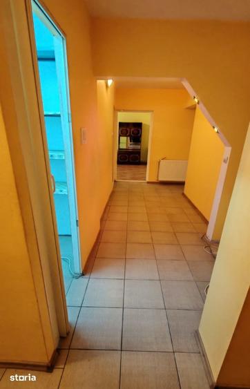 Apartament cu 4 camere decomandat în Micro 21