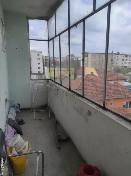 Apartament cu 4 camere semidecomandat în Central