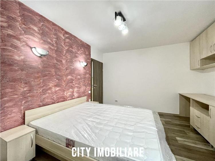 Apartament cu 3 camere semidecomandat, mobilat în Bună Ziua