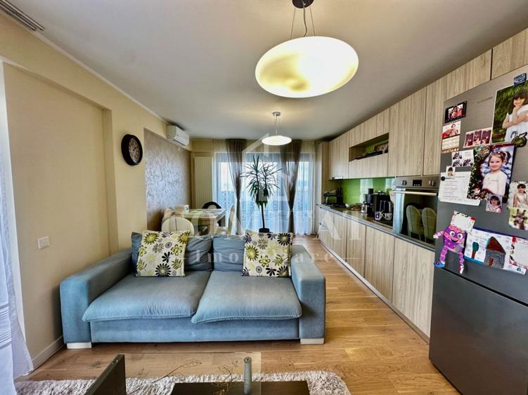 Apartament cu 4 camere decomandat, mobilat în Europa — fotografia 3