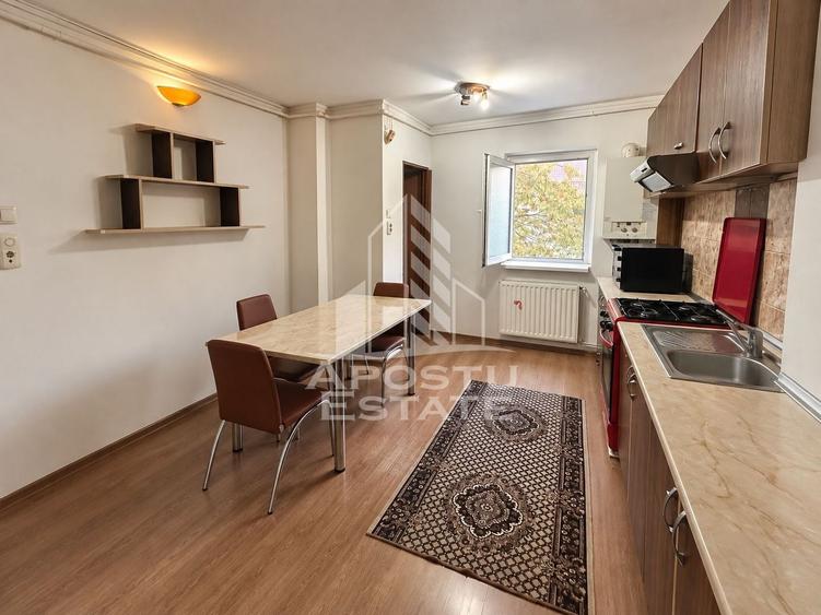 Apartament cu 3 camere semidecomandat, mobilat în Girocului