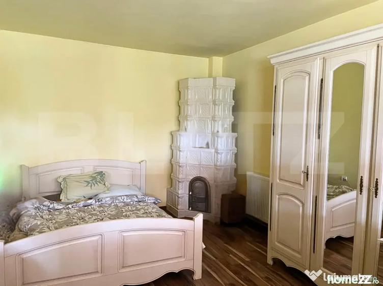 Casă cu 7 camere cu Teren 3000 Mp în Central