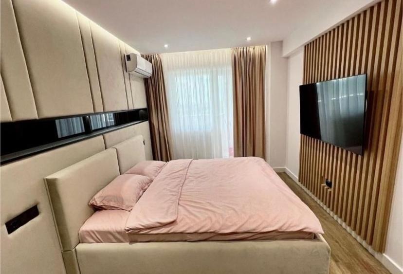 Apartament cu 2 camere semidecomandat, mobilat în Politehnica